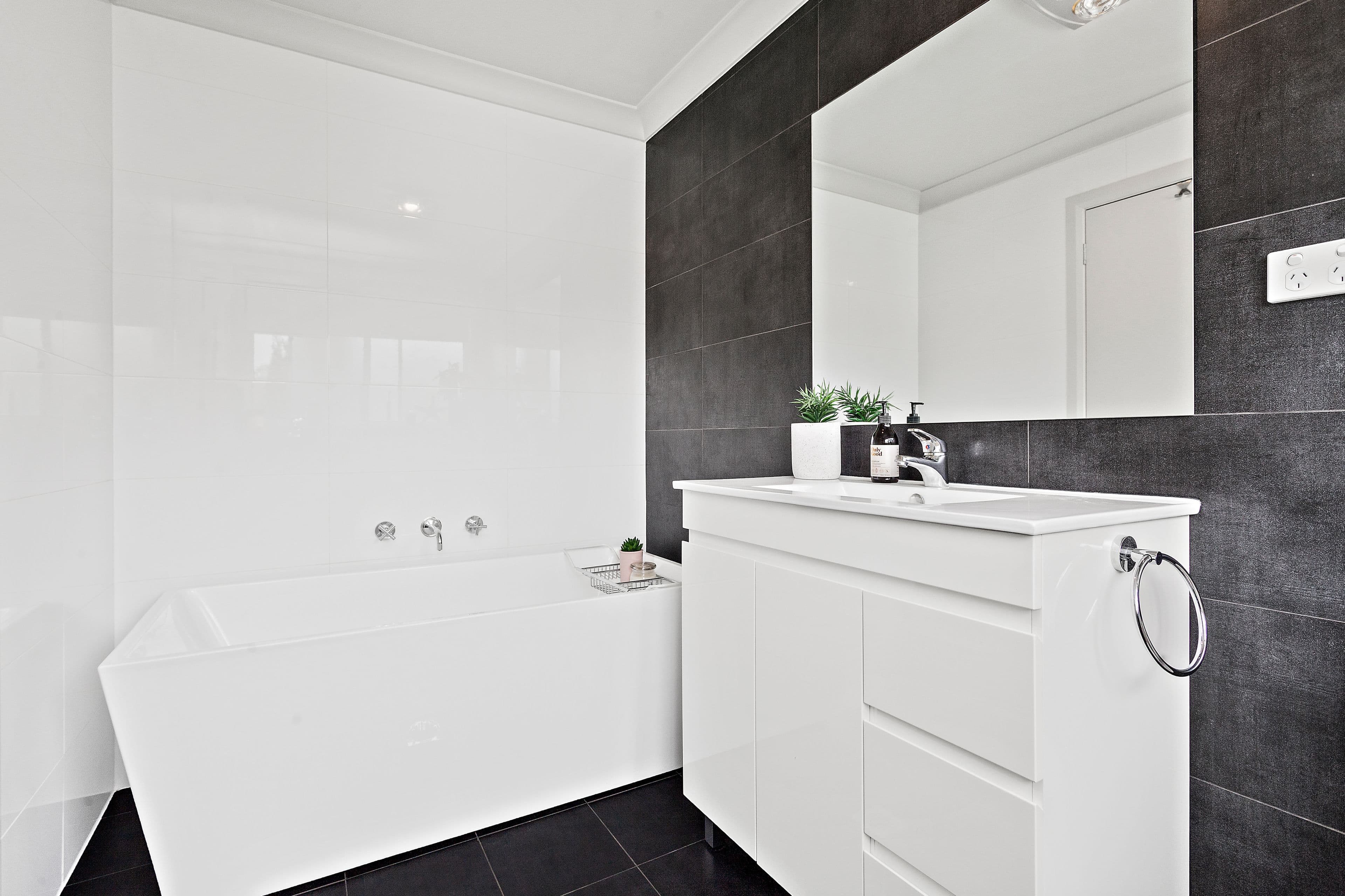 92 Lake Entrance Road, Oak Flats - Thumbnail 6