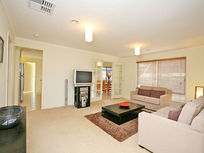 102 Robinswood Parade, NARRE WARREN SOUTH VIC 3805, Narre Warren South - Thumbnail 2