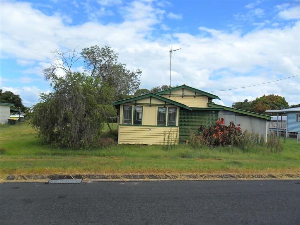 14 Pilot Street, URANGAN QLD 4655, Urangan - Thumbnail 2