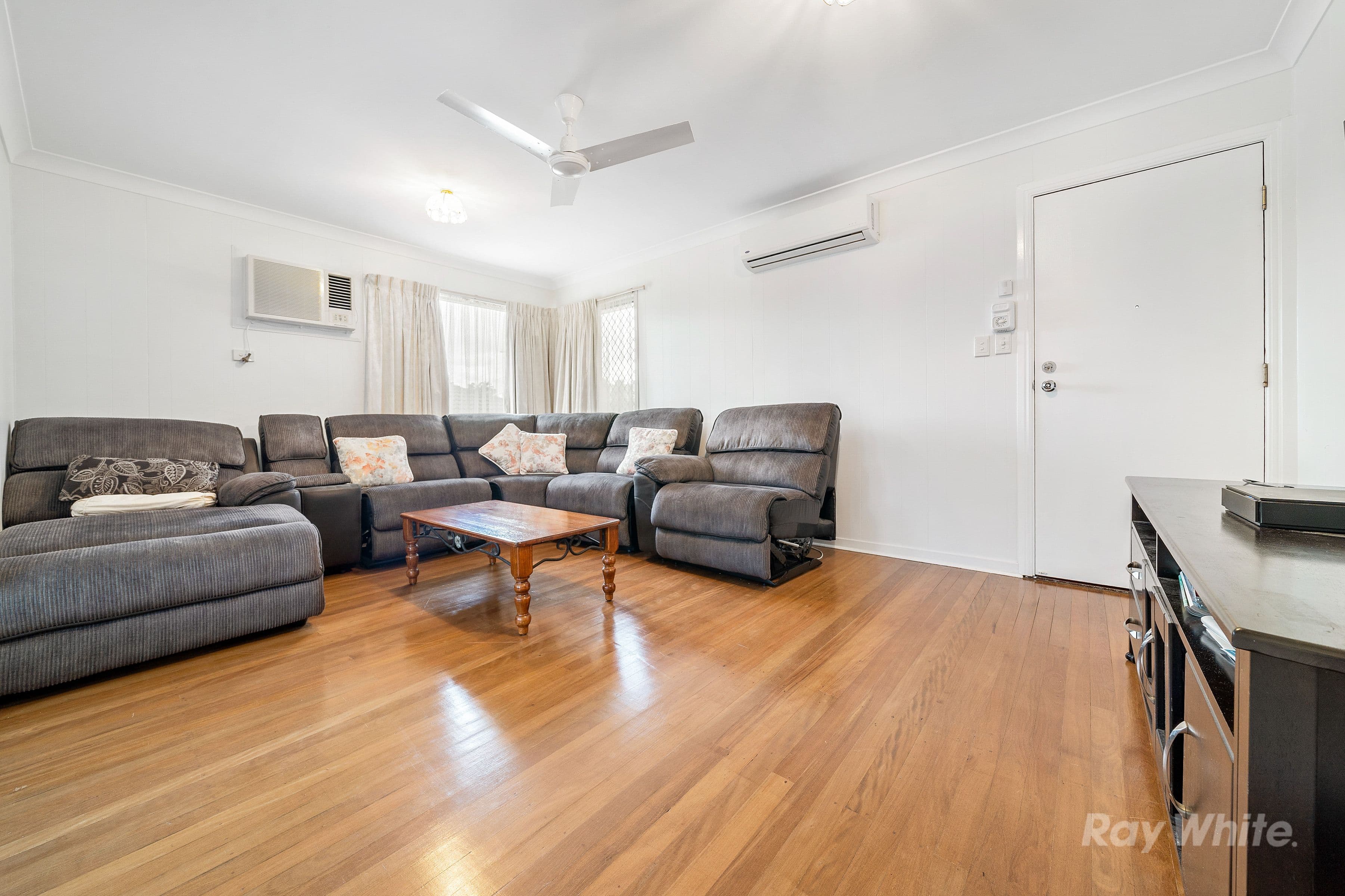 15 Hibiscus Street, Kingston QLD 4114, Kingston - Thumbnail 3
