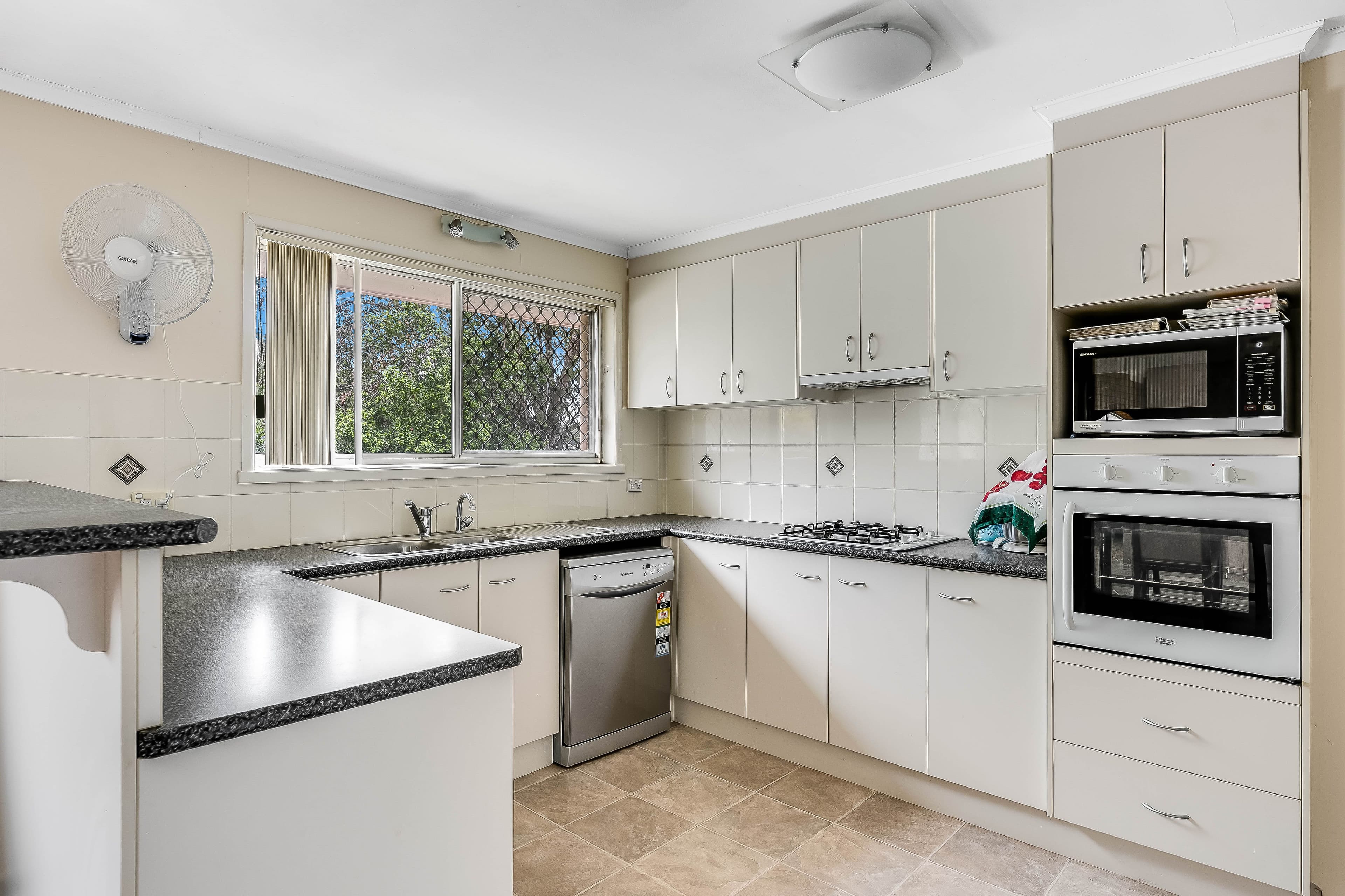 40 Debra Street, Centenary Heights QLD 4350, Centenary Heights - Thumbnail 4