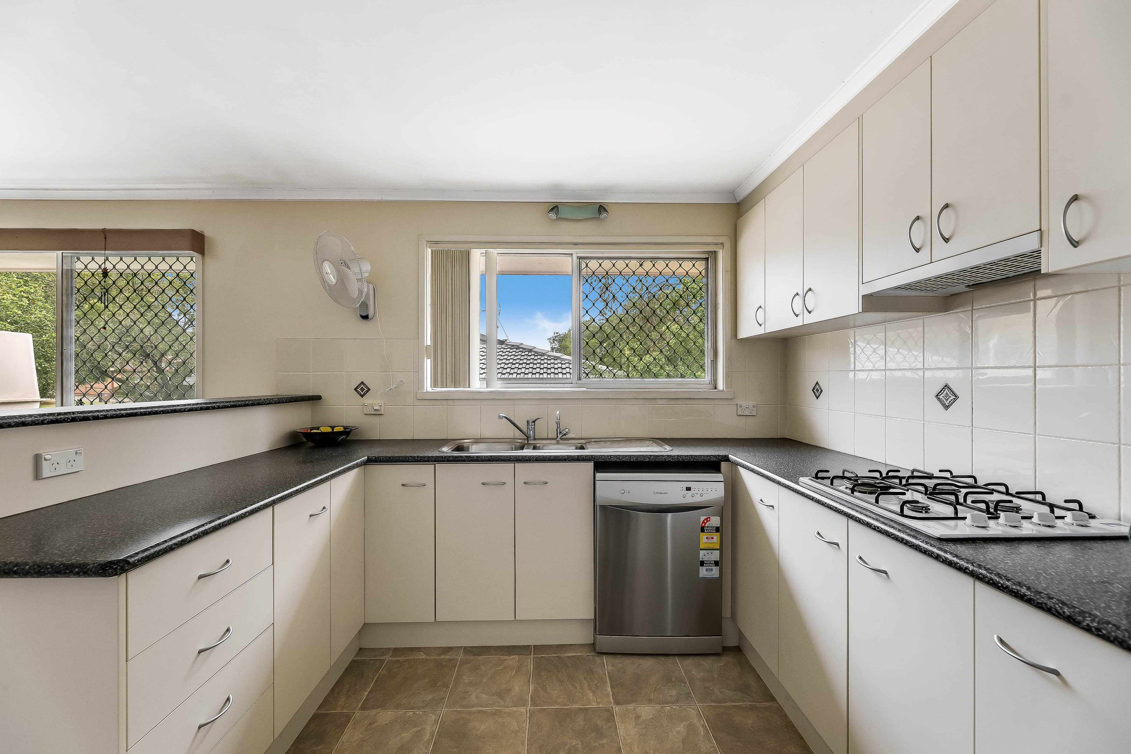 40 Debra Street, Centenary Heights QLD 4350, Centenary Heights - Thumbnail 5
