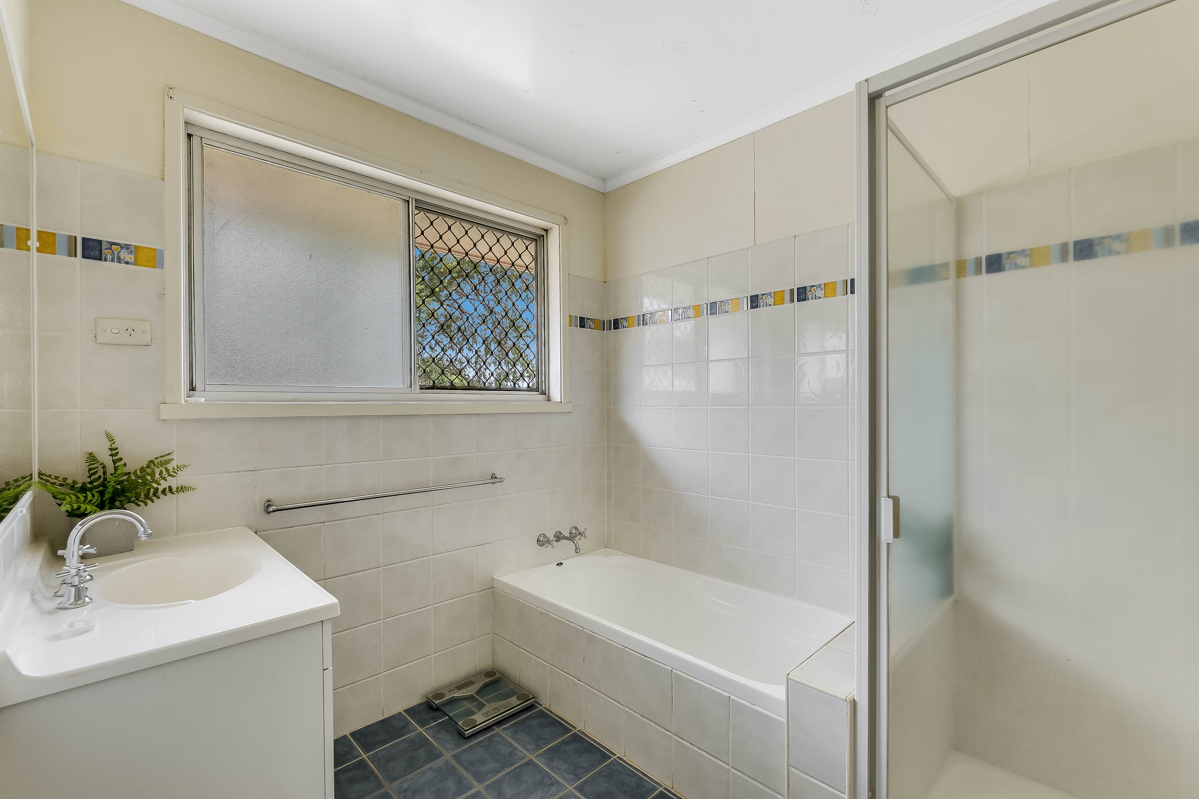40 Debra Street, Centenary Heights QLD 4350, Centenary Heights - Thumbnail 8