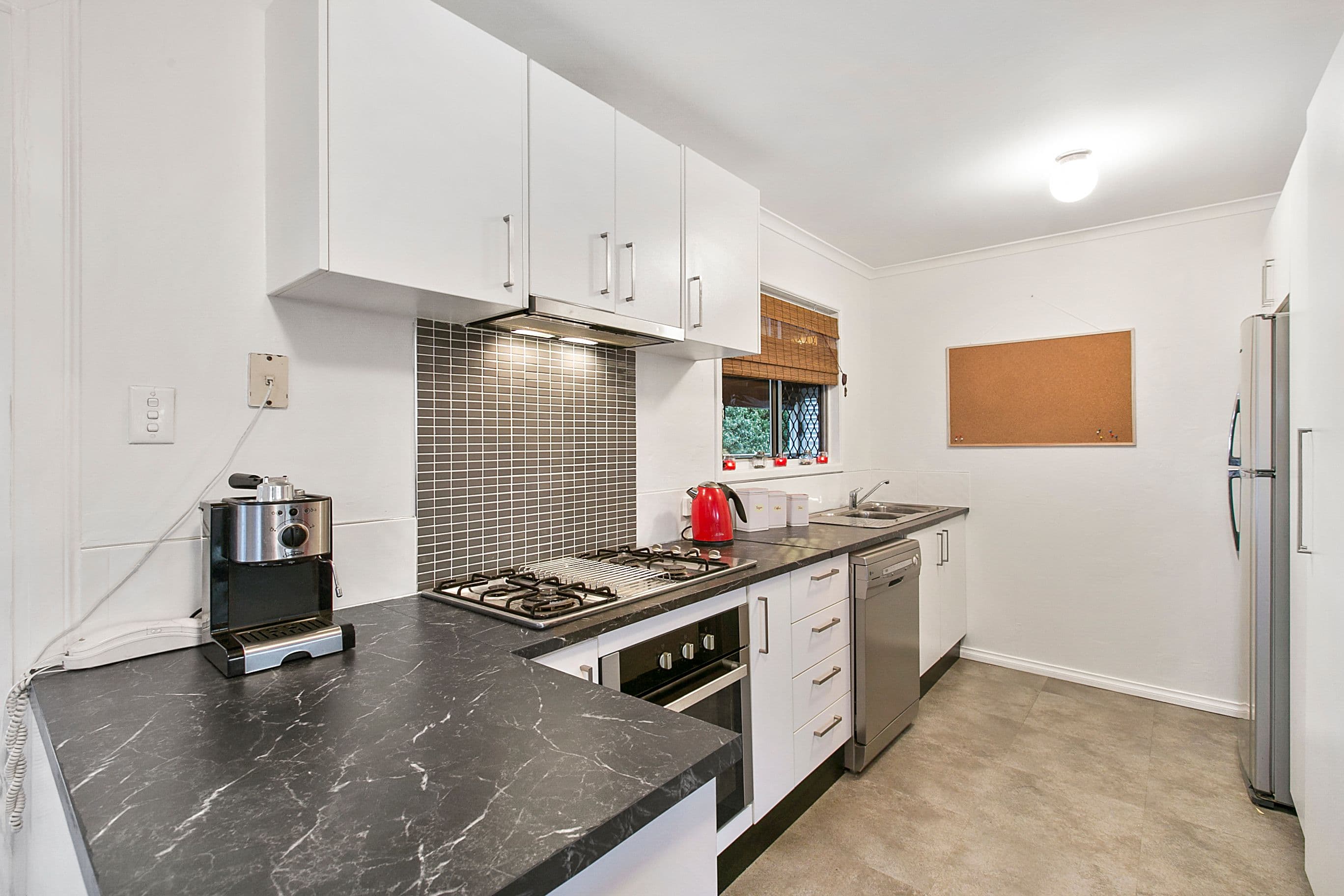25 Kennedy Drive, Capalaba QLD 4157, Capalaba - Thumbnail 5