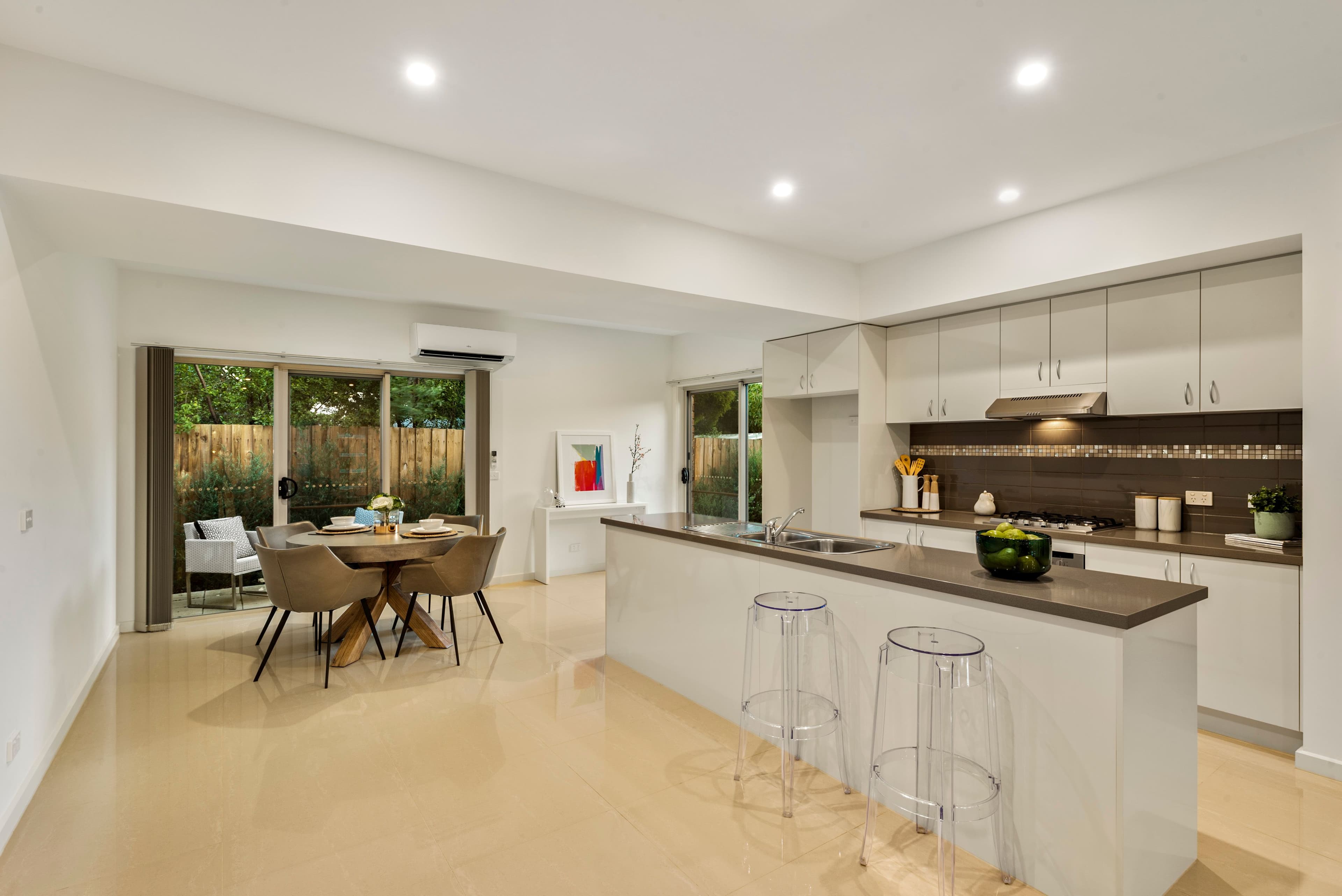 28 Dalveen Road, Ivanhoe VIC 3079, Ivanhoe - Thumbnail 3