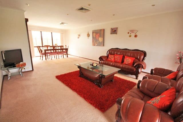 32 Fergusson Street, GLENFIELD NSW 2167, Glenfield - Thumbnail 2