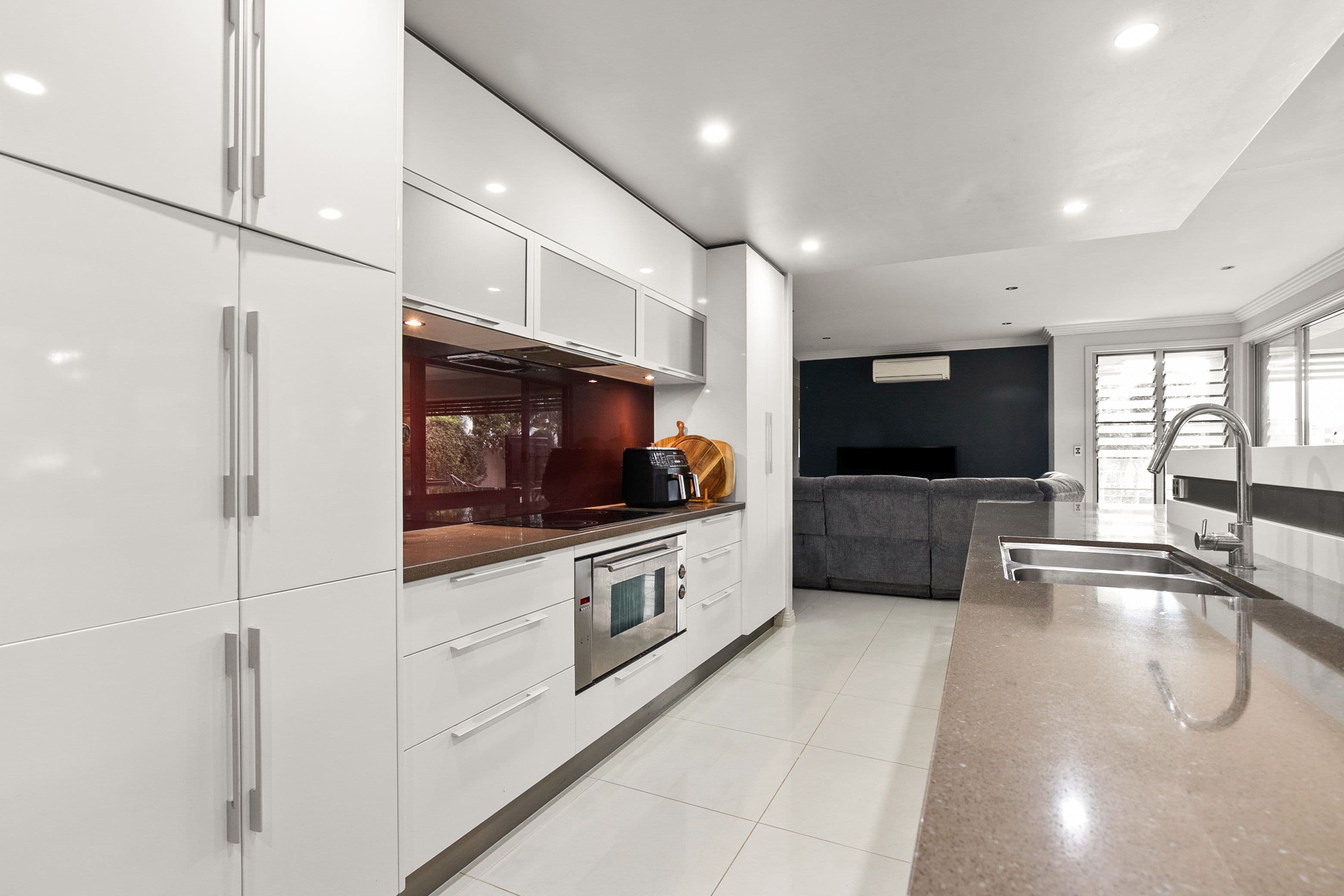 19 Coldstream Street, Emerald QLD 4720, Emerald - Thumbnail 3