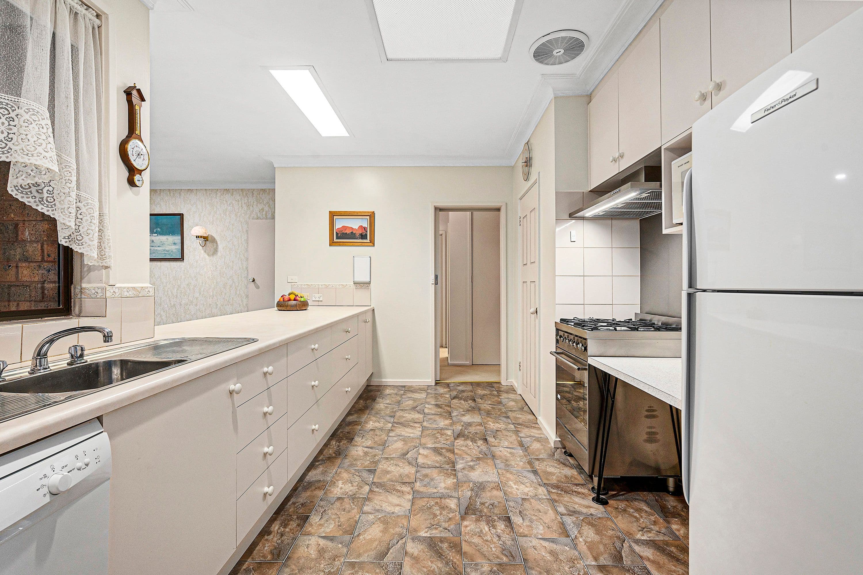 13 Harris Crescent, Glen Waverley VIC 3150, Glen Waverley - Thumbnail 2
