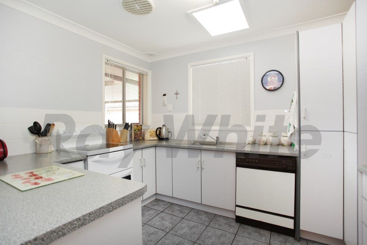 40 Deborah Crescent, CAMBRIDGE PARK NSW 2747, Cambridge Park - Thumbnail 3