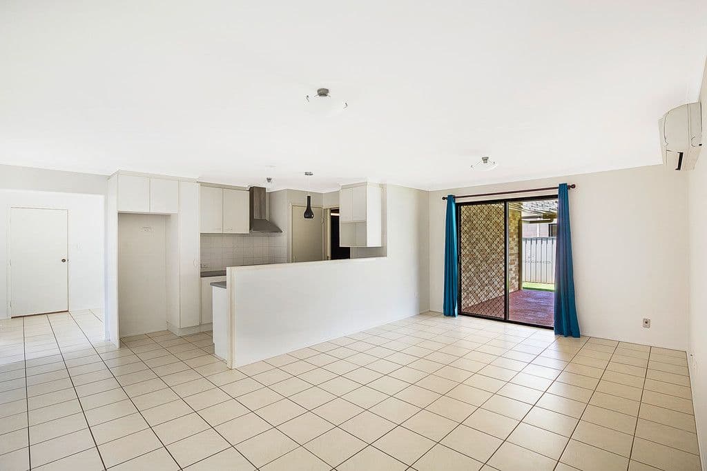 22 Pillar Street, Middle Ridge QLD 4350, Middle Ridge - Thumbnail 2