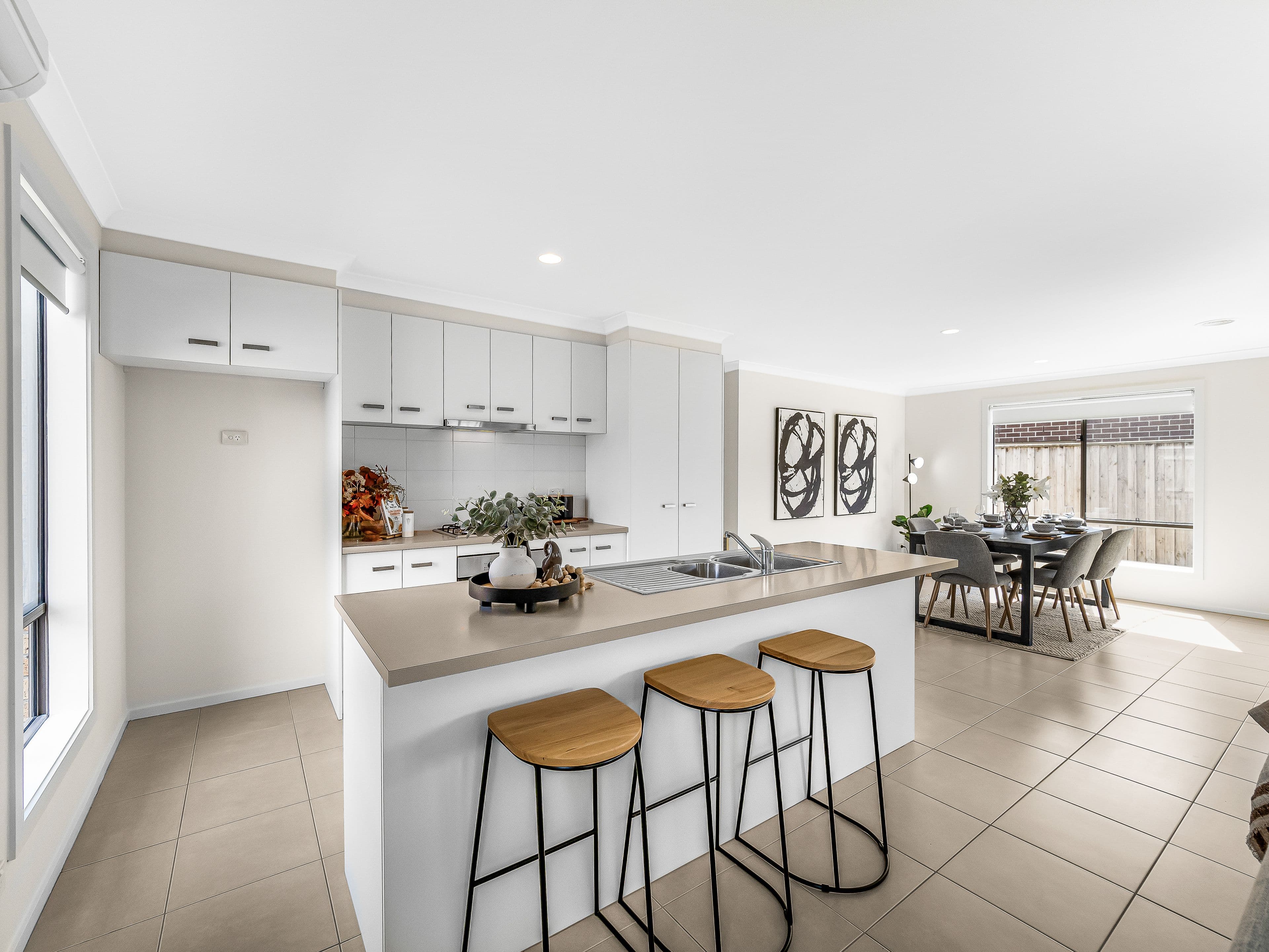 4 Brocker Street, Clyde North VIC 3978, Clyde North - Thumbnail 5