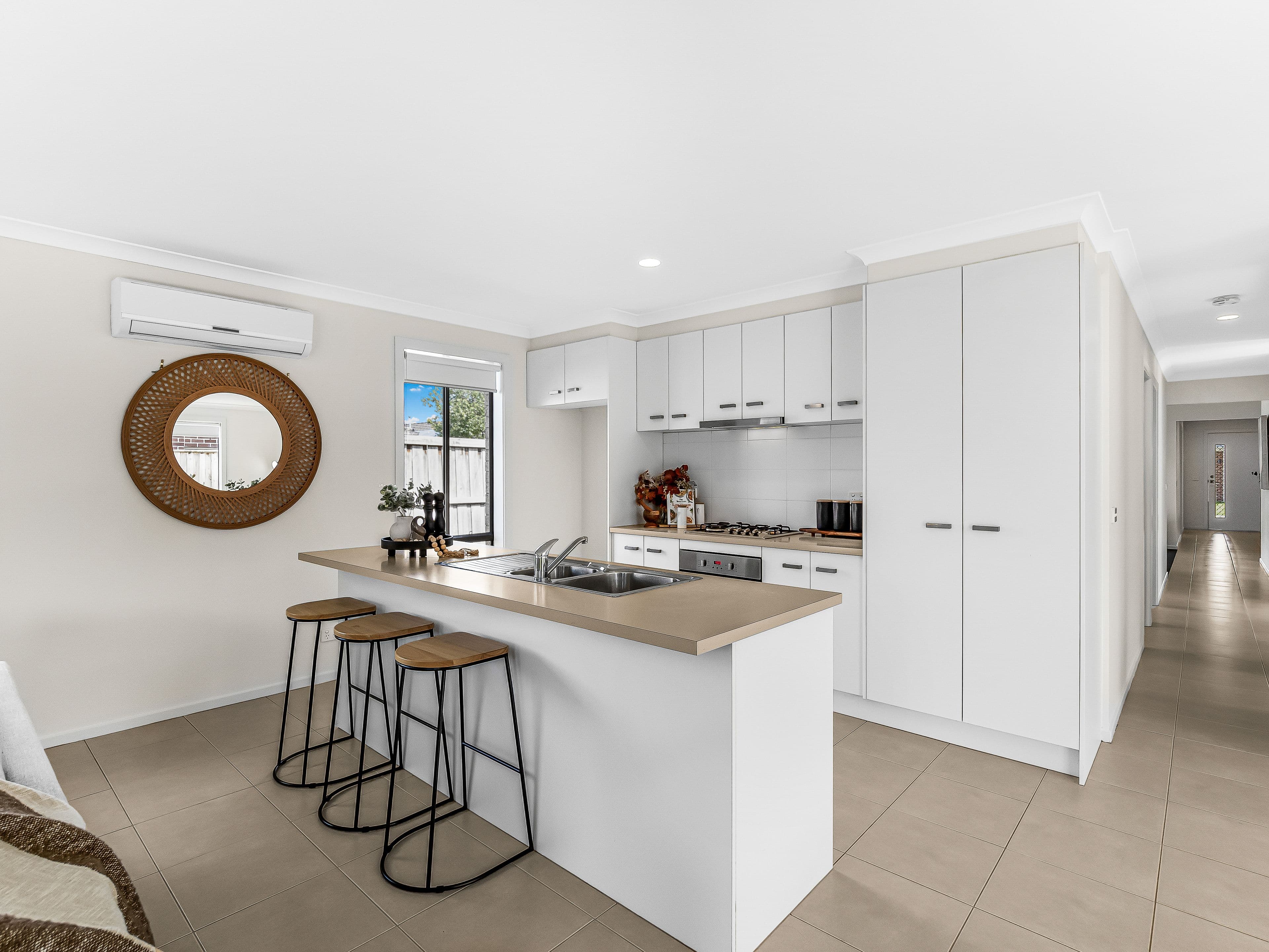 4 Brocker Street, Clyde North VIC 3978, Clyde North - Thumbnail 7