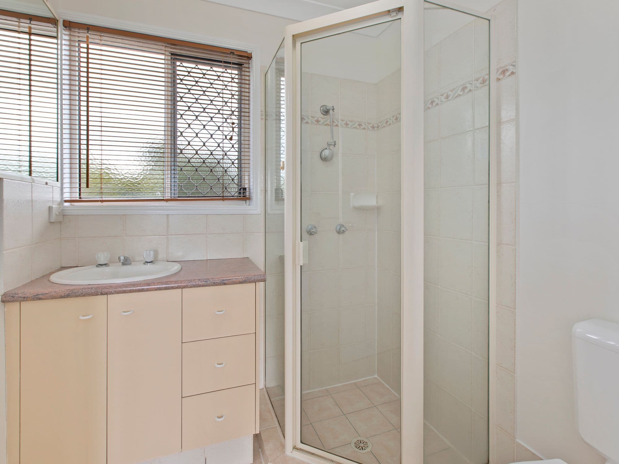 180 Seville Road, Holland Park QLD 4121, Holland Park - Thumbnail 8