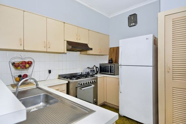12 Suffolk Street, Reservoir VIC 3073, Reservoir - Thumbnail 4