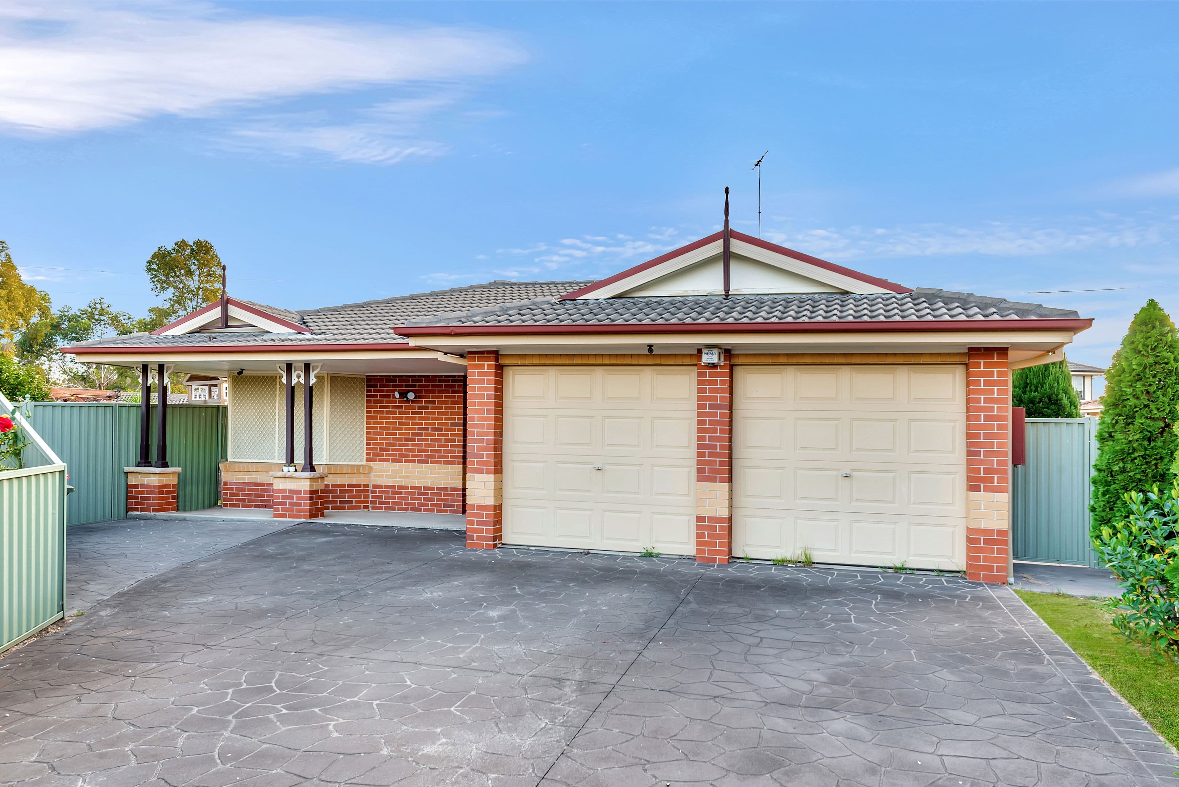 12 Baldini Place, Hinchinbrook - Image 1