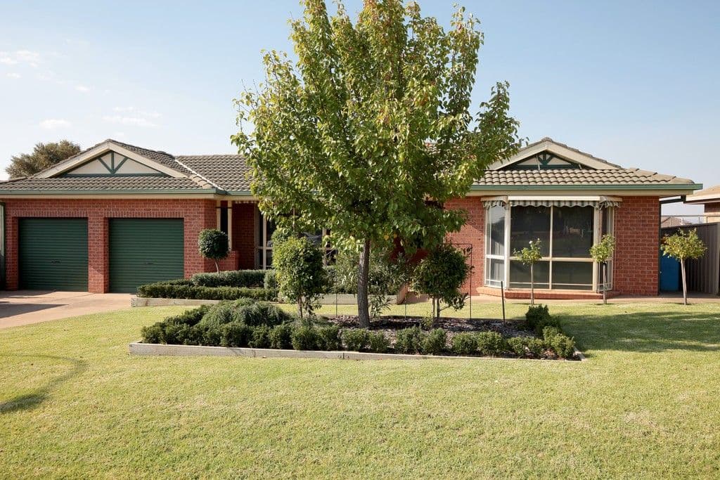 6 Otama Street, Glenfield Park - Image 1