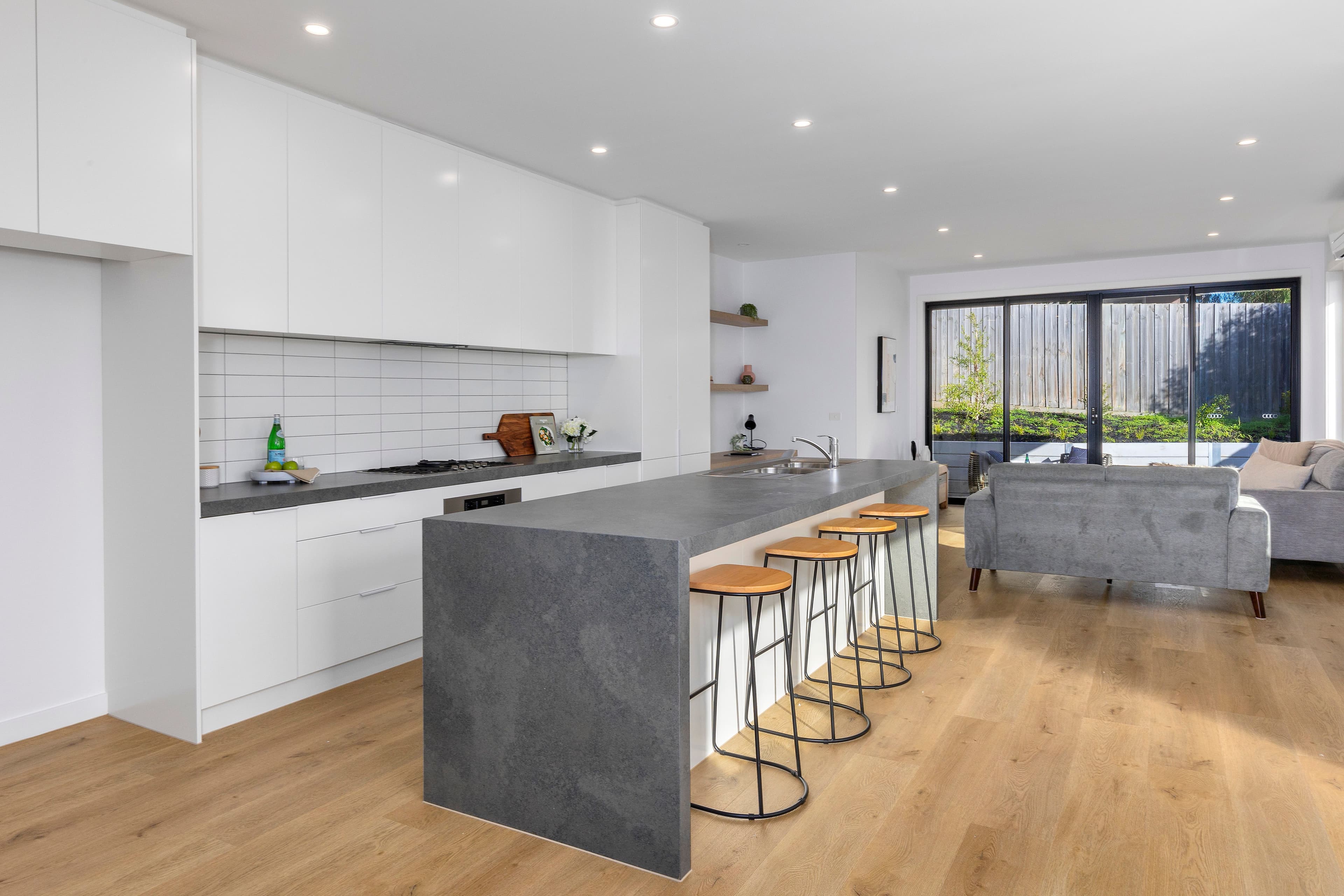 94 Fifth Avenue, Rosebud VIC 3939, Rosebud - Thumbnail 2