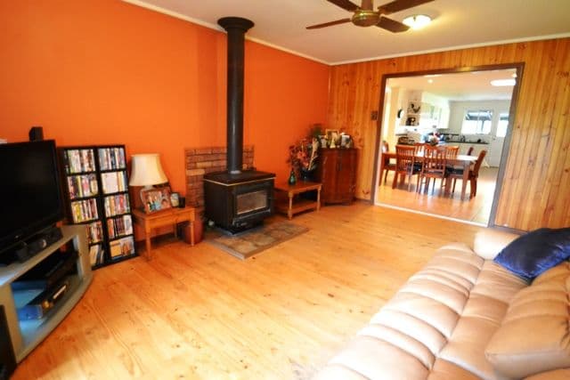 21 Anderson Street, Avenel VIC 3664, Avenel - Thumbnail 3