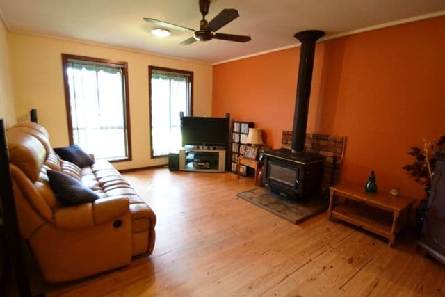21 Anderson Street, Avenel VIC 3664, Avenel - Thumbnail 4