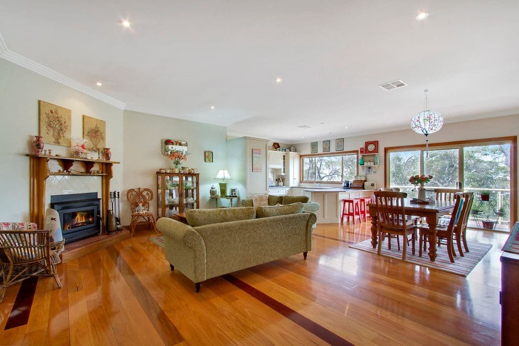331 Lieutenant Bowen Drive, BOWEN MOUNTAIN NSW 2753, Bowen Mountain - Thumbnail 2