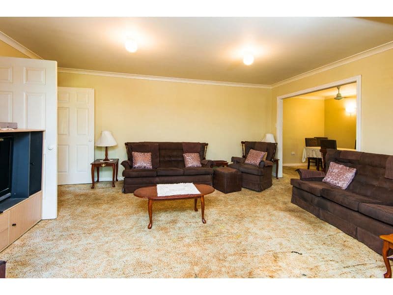 42 Chauvin Street, ROBERTSON QLD 4109, Robertson - Thumbnail 2