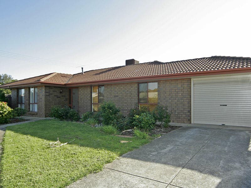2 Leonard Crescent, Morphett Vale - Image 1