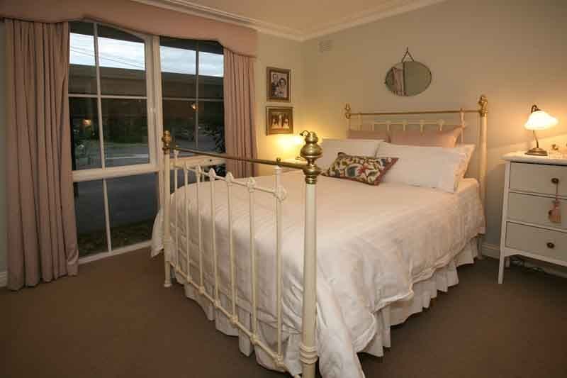 6 Dirigo Drive, WHEELERS HILL VIC 3150, Wheelers Hill - Thumbnail 8