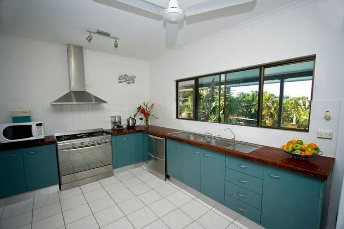 37 Cutten Street, Bingil Bay QLD 4852, Bingil Bay - Thumbnail 2