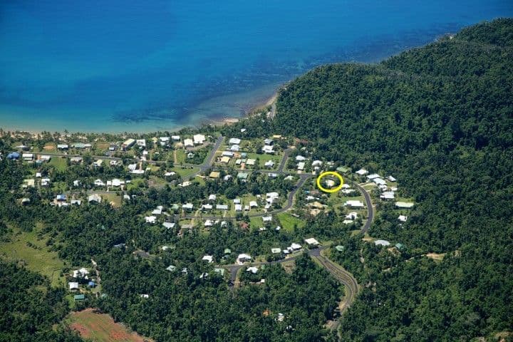 37 Cutten Street, Bingil Bay QLD 4852, Bingil Bay - Thumbnail 3