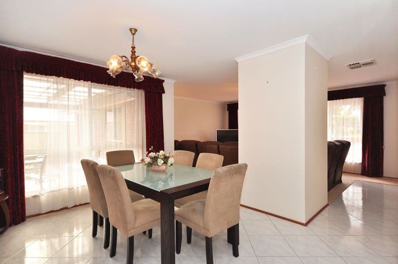 90 Oakridge Road, ABERFOYLE PARK SA 5159, Aberfoyle Park - Thumbnail 2