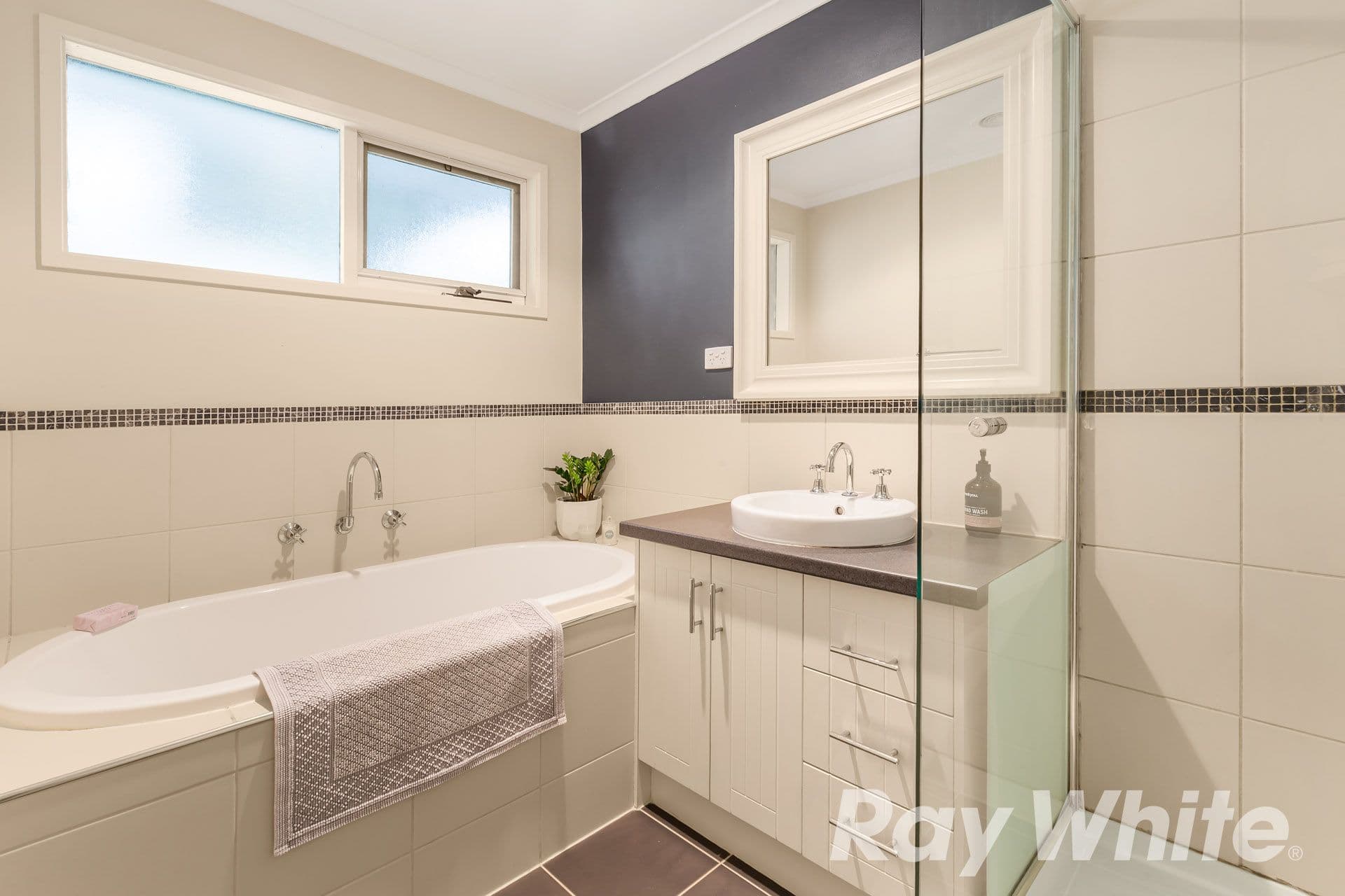 17 Erskine Drive, Rowville VIC 3178, Rowville - Thumbnail 8