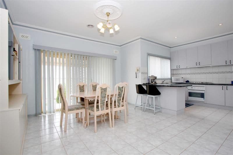 5B Gunsynd Court, KEILOR DOWNS VIC 3038, Keilor Downs - Thumbnail 3
