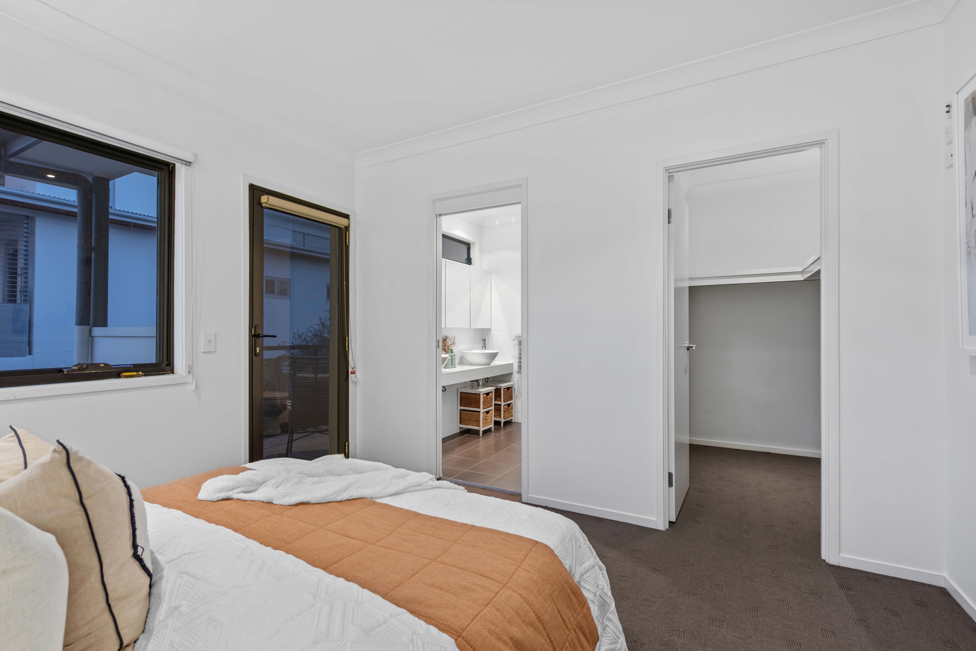 8 Reach Place, Bulimba QLD 4171, Bulimba - Thumbnail 7
