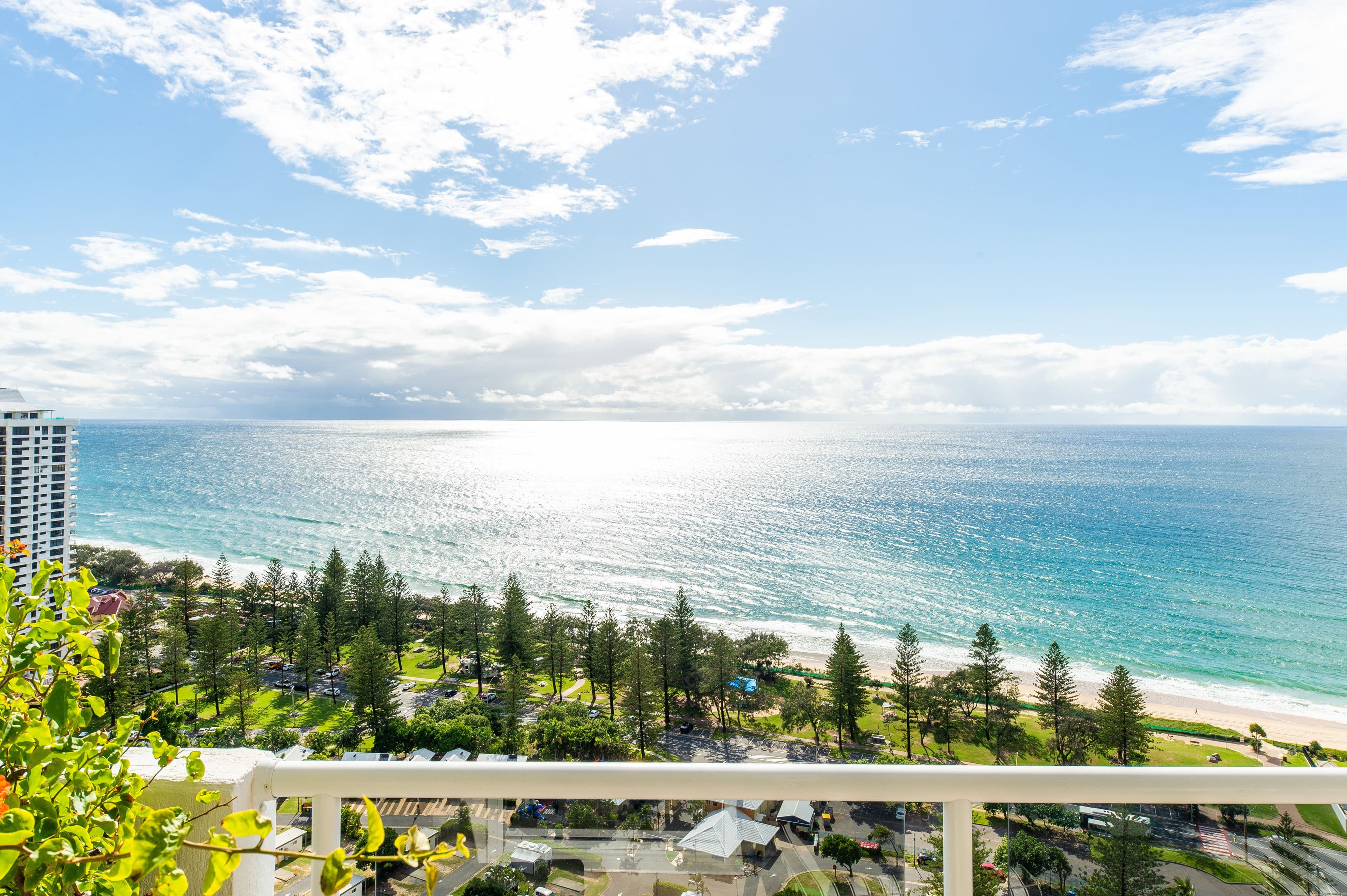 1 'Oscar On Main' Hughes Avenue, Main Beach QLD 4217, Main Beach - Thumbnail 2