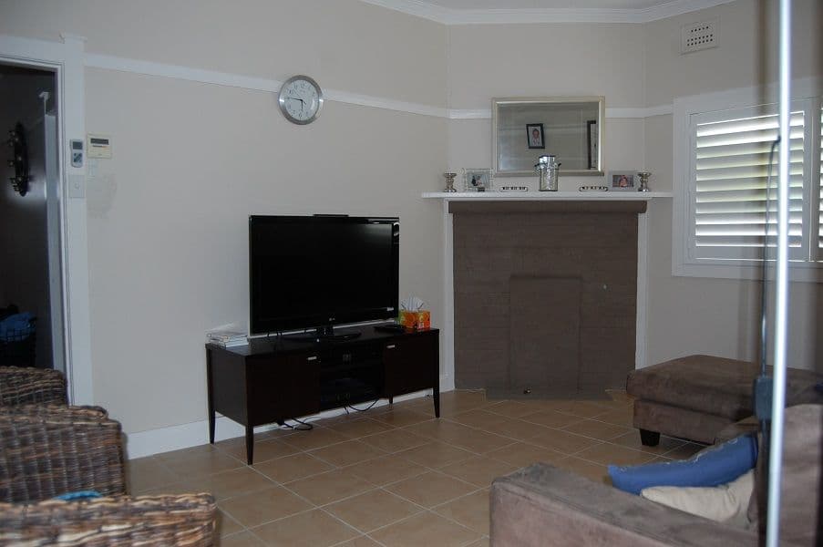 37 Thomas Street, GRANVILLE NSW 2142, Granville - Thumbnail 2