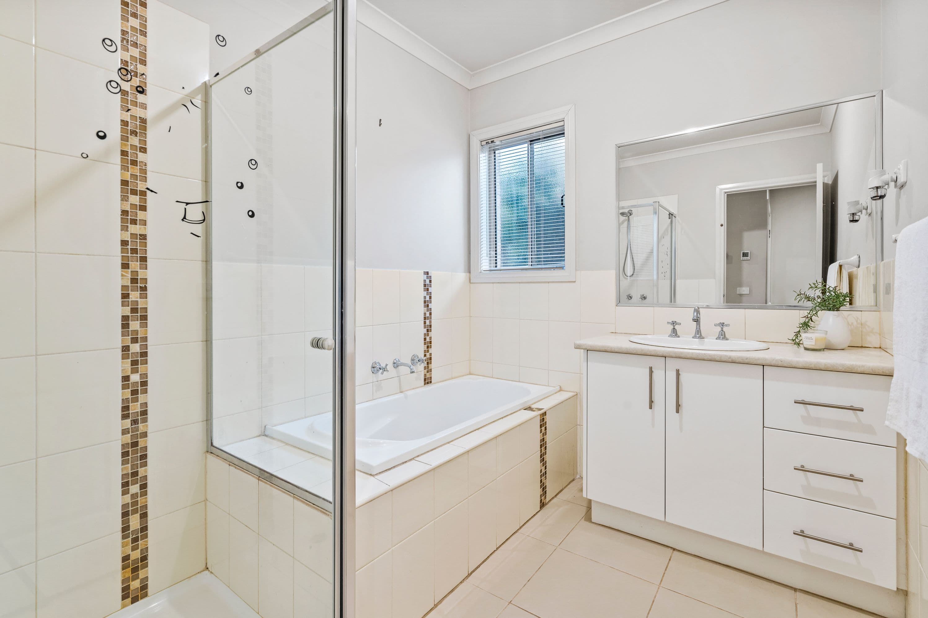 17 Carinya Crescent, South Morang VIC 3752, South Morang - Thumbnail 8