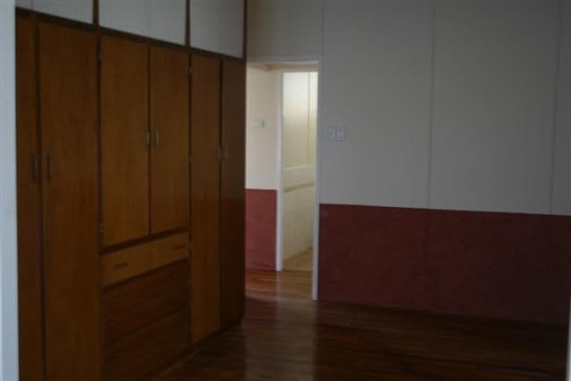 3 Lovell Street, ROMA QLD 4455, Roma - Thumbnail 4
