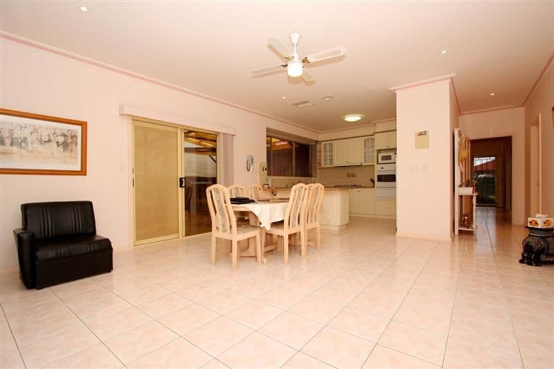 10 Charles Court, SYDENHAM VIC 3037, Sydenham - Thumbnail 3