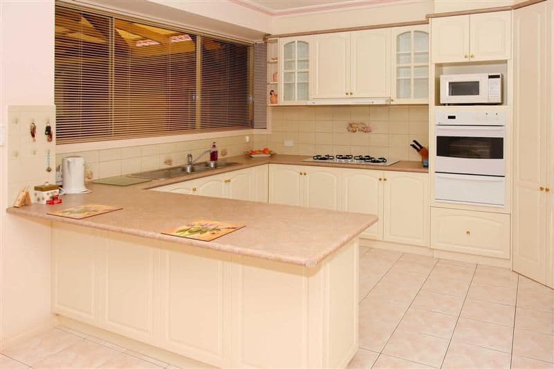 10 Charles Court, SYDENHAM VIC 3037, Sydenham - Thumbnail 4