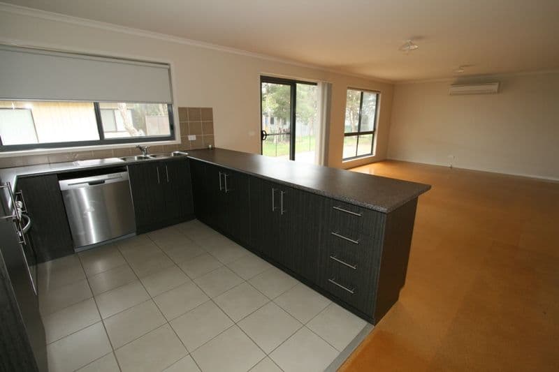 39 Churchill Drive, COWES VIC 3922, Cowes - Thumbnail 3