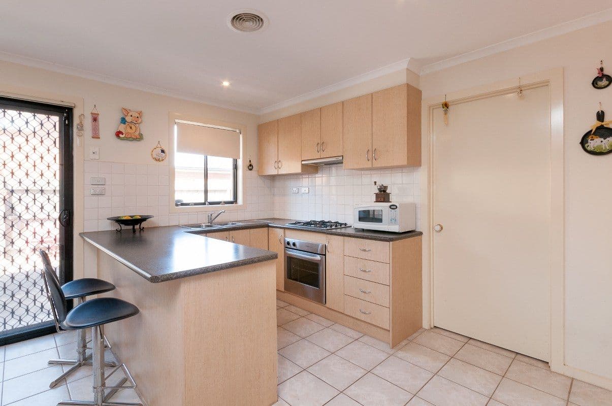 35 Hamilton Street, CRAIGIEBURN VIC 3064, Craigieburn - Thumbnail 2