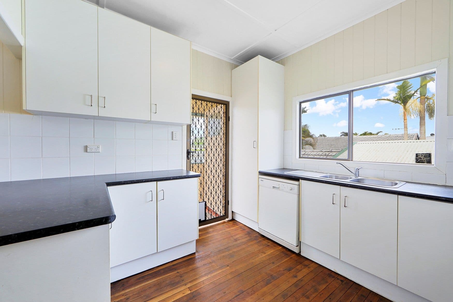 12 Coomber Street, Svensson Heights QLD 4670, Svensson Heights - Thumbnail 6