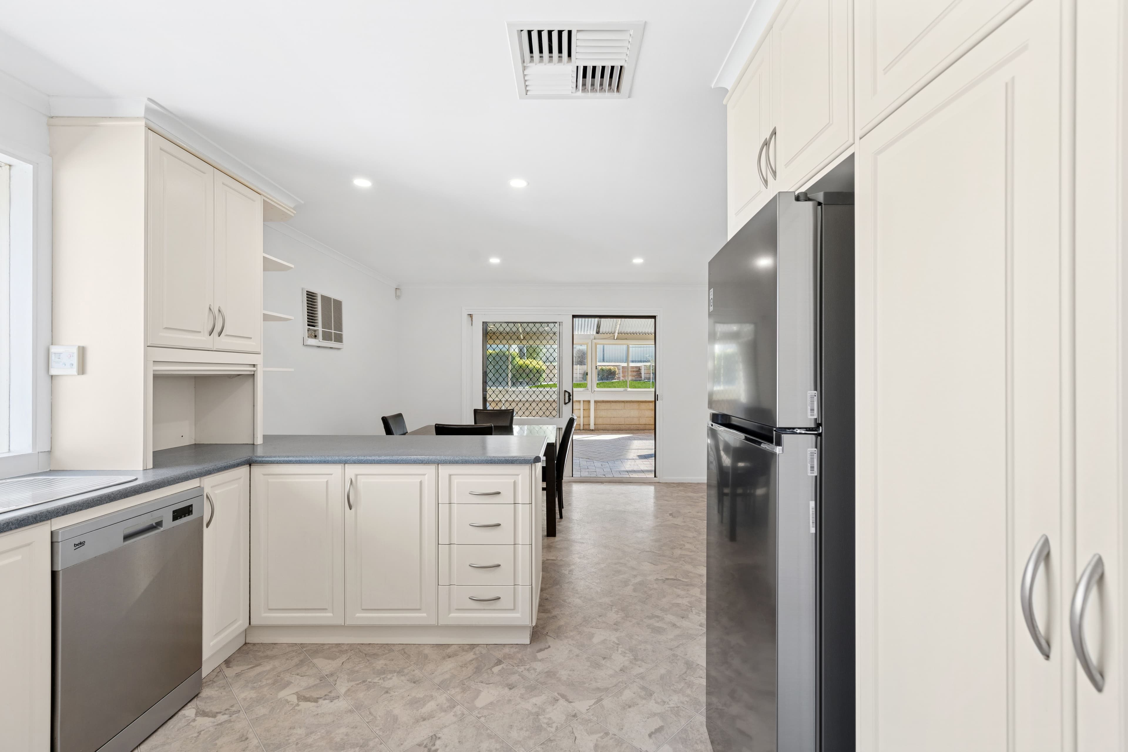 10 Tyson Avenue, Trott Park SA 5158, Trott Park - Thumbnail 5