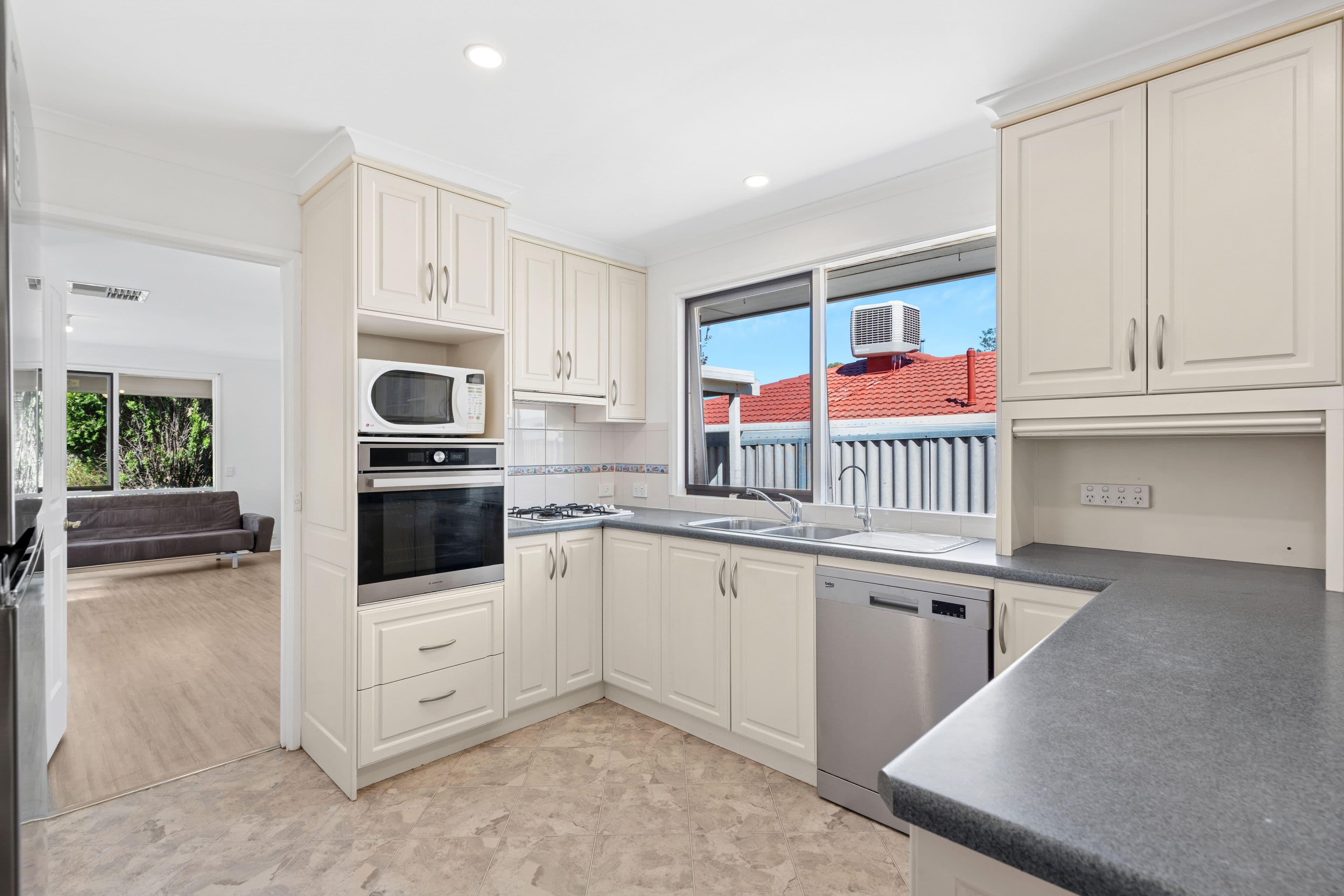 10 Tyson Avenue, Trott Park SA 5158, Trott Park - Thumbnail 6