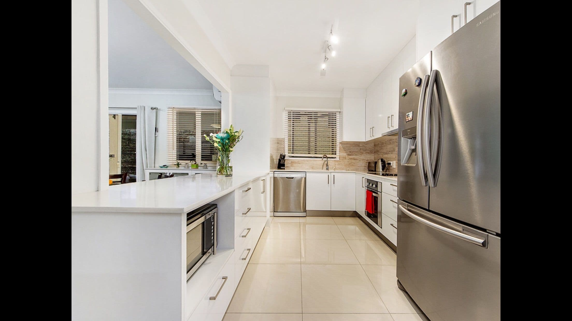 46 Sunbrite Avenue, Mermaid Beach QLD 4218, Mermaid Beach - Thumbnail 2