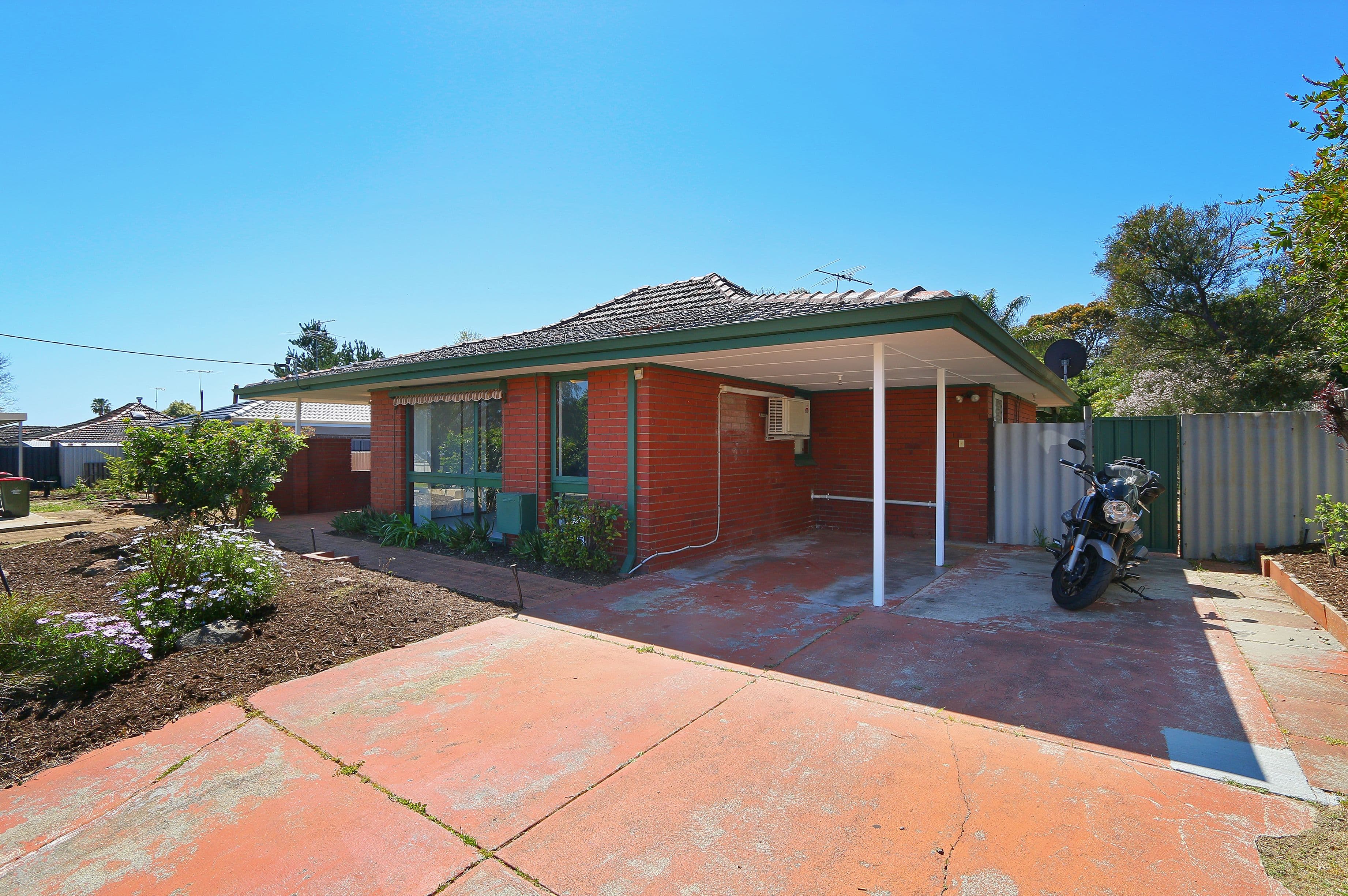 28 Winship Avenue, Wanneroo WA 6065, Wanneroo - Thumbnail 2
