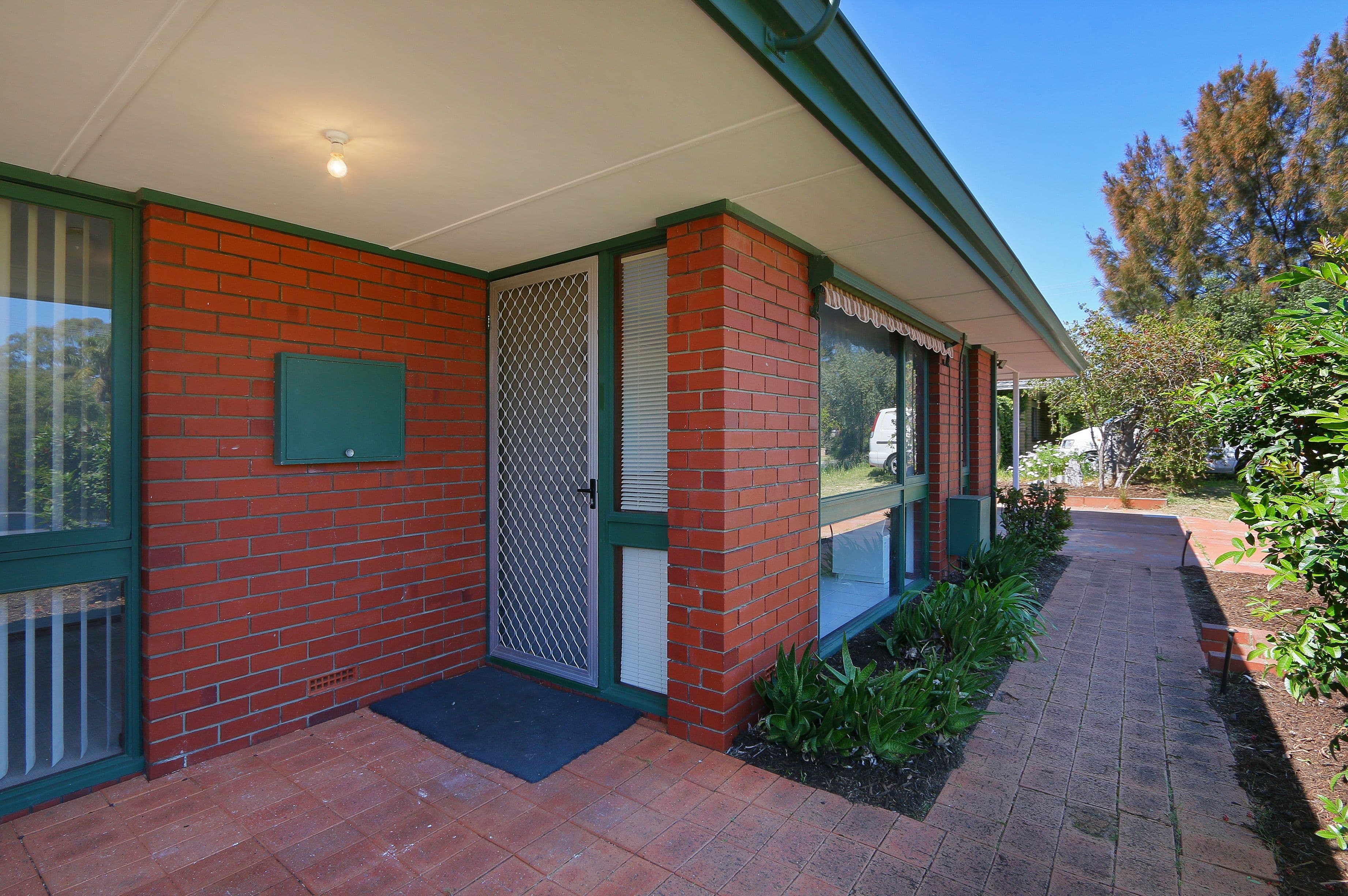 28 Winship Avenue, Wanneroo WA 6065, Wanneroo - Thumbnail 3