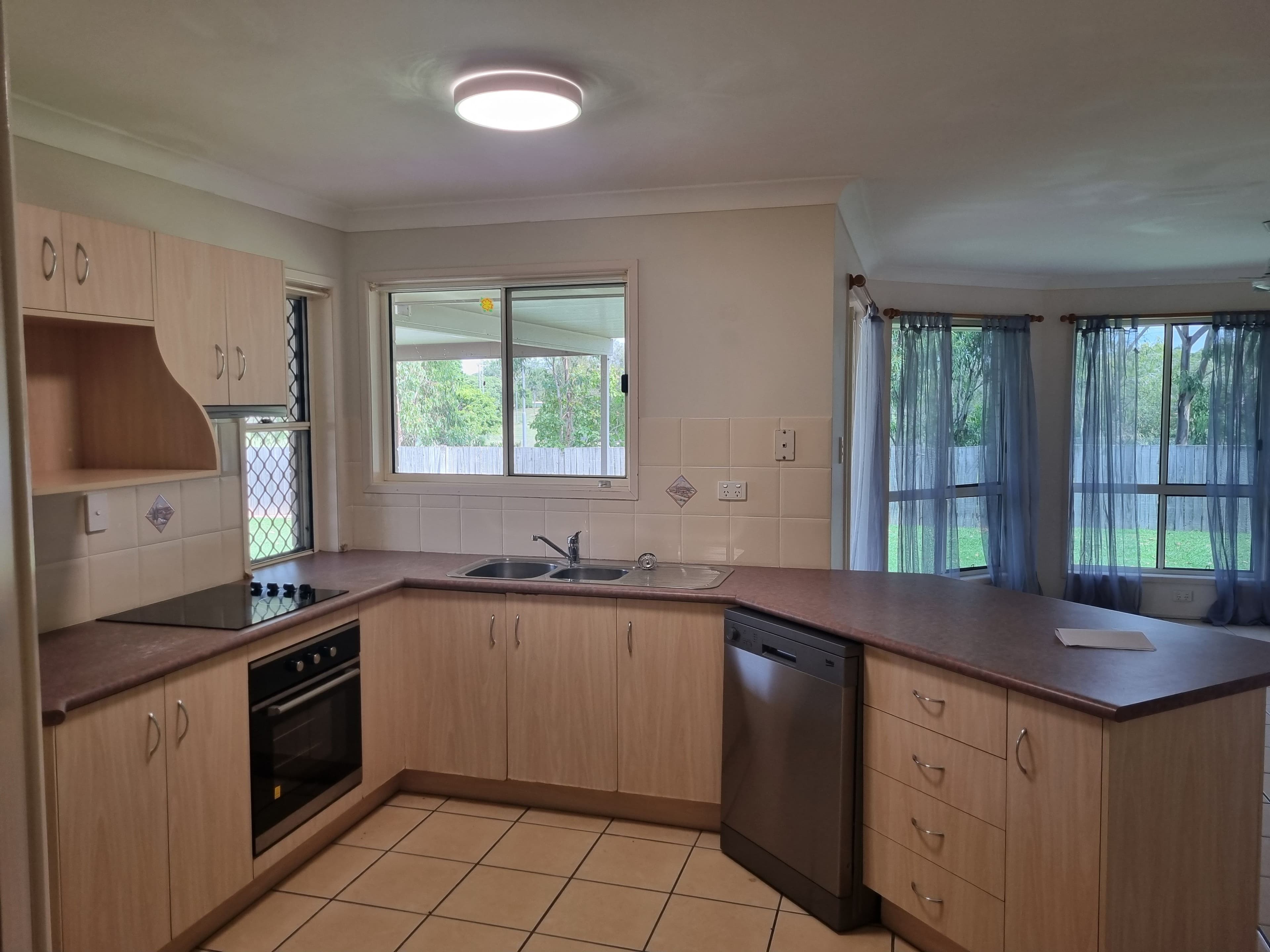 26 Golf View Drive, Boyne Island QLD 4680, Boyne Island - Thumbnail 6