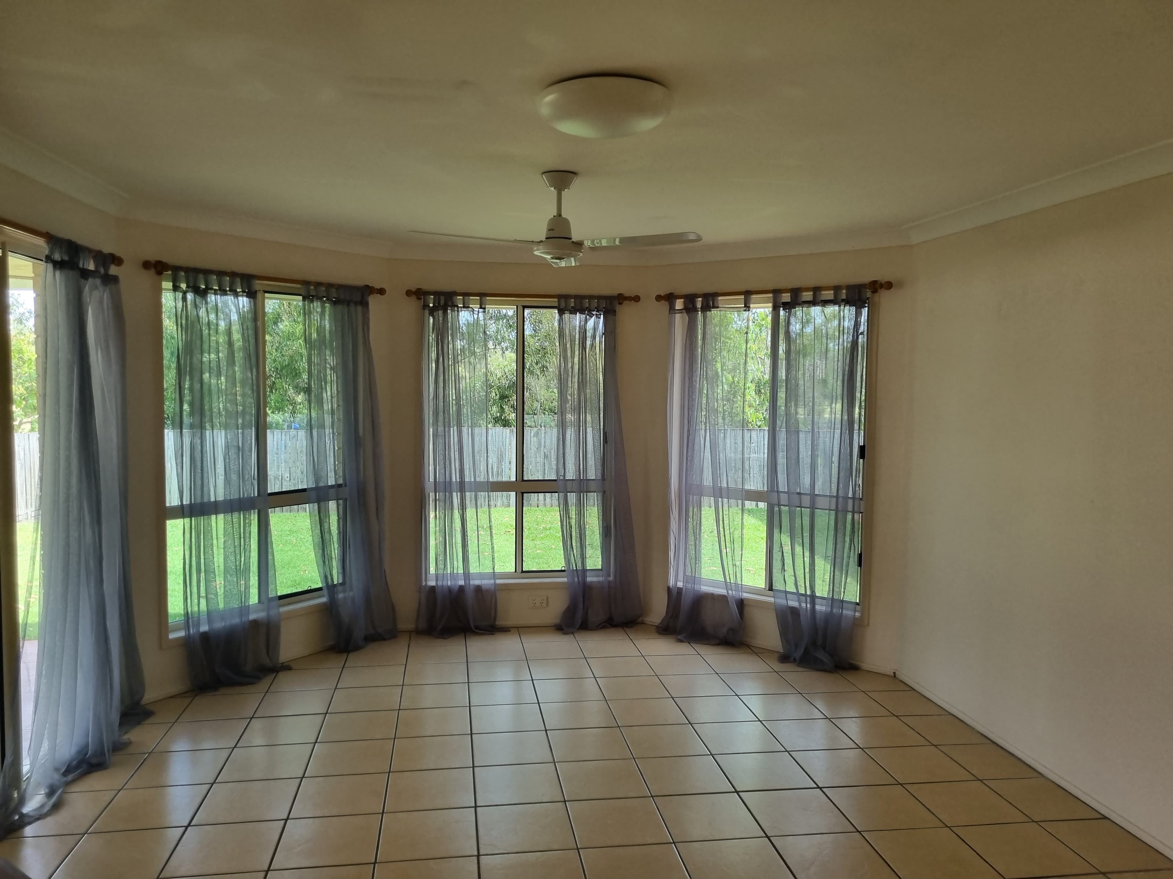 26 Golf View Drive, Boyne Island QLD 4680, Boyne Island - Thumbnail 7