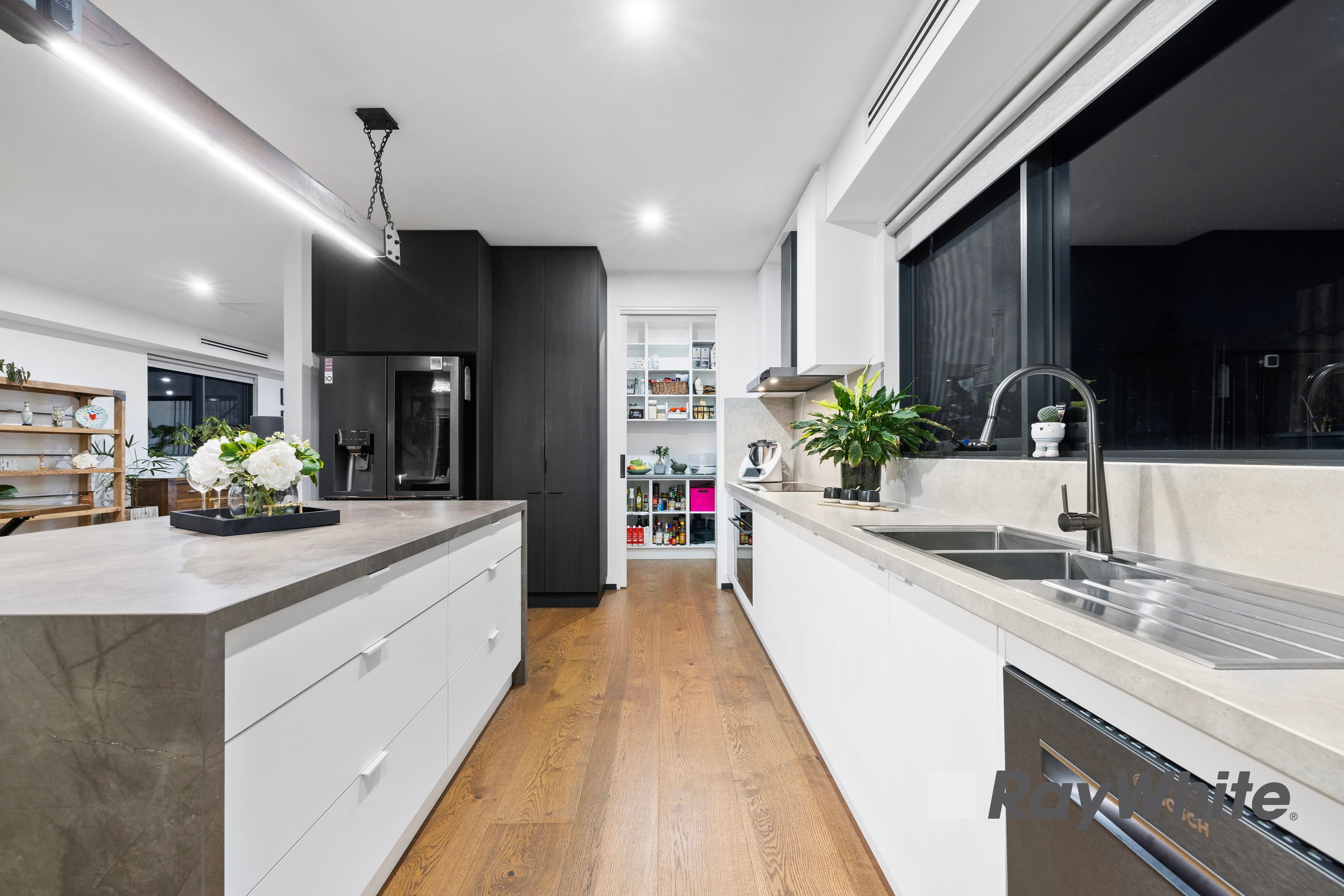 4 McKillop Place, Endeavour Hills VIC 3802, Endeavour Hills - Thumbnail 5